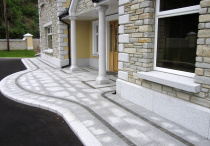 Установка гранита на цоколь